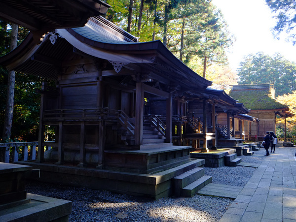 「新潟・弥彦村 弥彦神社参拝」 _a0000029_2143342.jpg