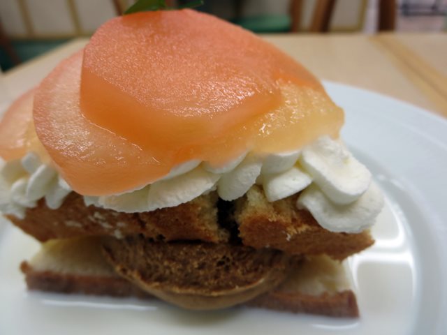 【千疋屋総本店】りんごのアメリカンショートケーキ【港南台高島屋】_b0009849_18354724.jpg