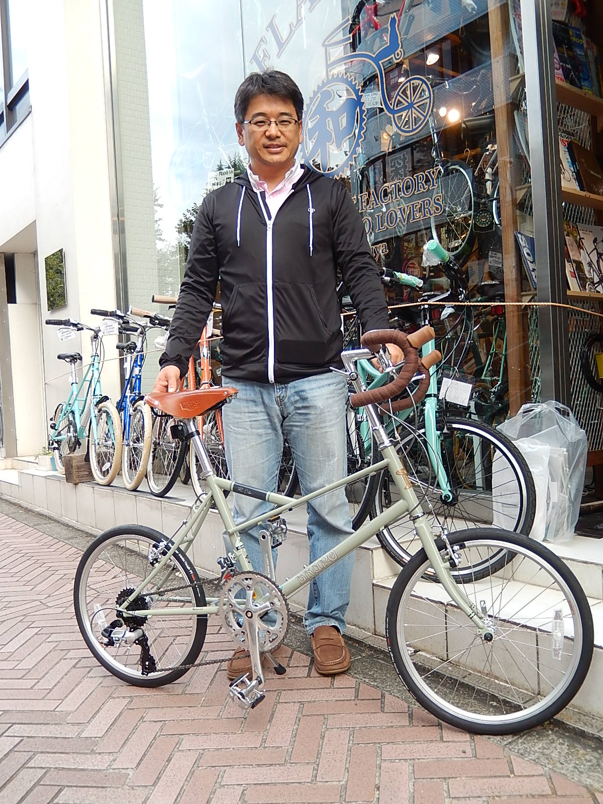 11月21日　渋谷　原宿　の自転車屋　FLAME bike前です_e0188759_17343642.jpg