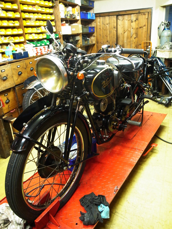 38VELOCETTE KSS MKⅡ　プライマリー周り組み付け　その2_a0248662_1394777.jpg