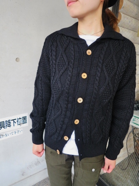 季節ですネ。。。OLD DERBY LUMBER カーディガンTYPE!鉄板の「黒」!!_d0152280_197056.jpg