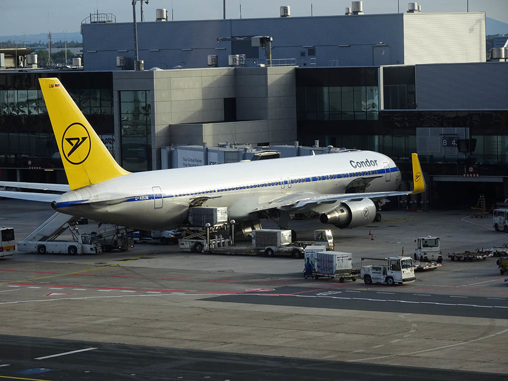 2015ツールドコルス 21 フランクフルト国際空港撮影_b0315809_12295911.jpg