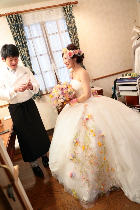 ドレスを飾る花、ＨＡＮＺＯＹＡの花嫁花婿様へ  未来予想図_a0042928_2051934.jpg
