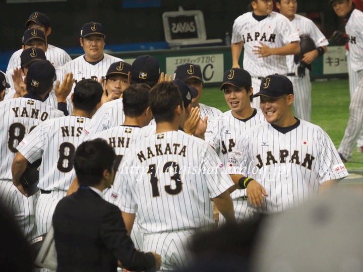 侍ジャパン2連勝、山田粘りの四球後、平田走者一掃、侍4番の筒香は犠飛と特大2ラン！_e0222575_1344747.jpg