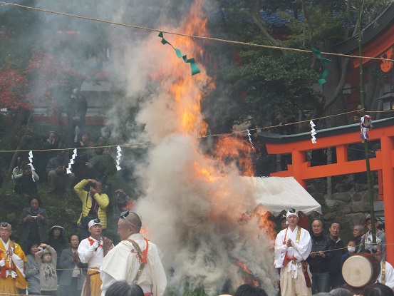 須磨寺の火祭り_a0114314_7192151.jpg