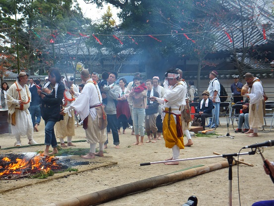 須磨寺の火祭り_a0114314_720739.jpg