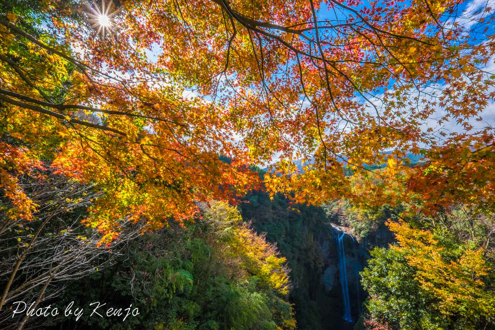 紅葉と滝_a0323543_20512762.jpg