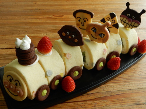 アンパンマン列車 ロールケーキ えんぐりこんぐり 田舎道 お菓子屋はじめます