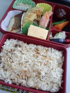 玉子屋の日替りオフィス弁当_f0112873_23293118.jpg