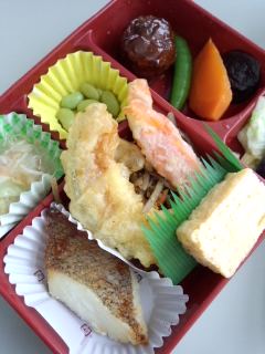 玉子屋の日替りオフィス弁当_f0112873_23305389.jpg