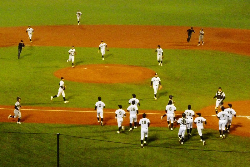 第46回明治神宮大会 亜細亜大対立命館大 11月15日 後半 _b0166128_1831222.jpg