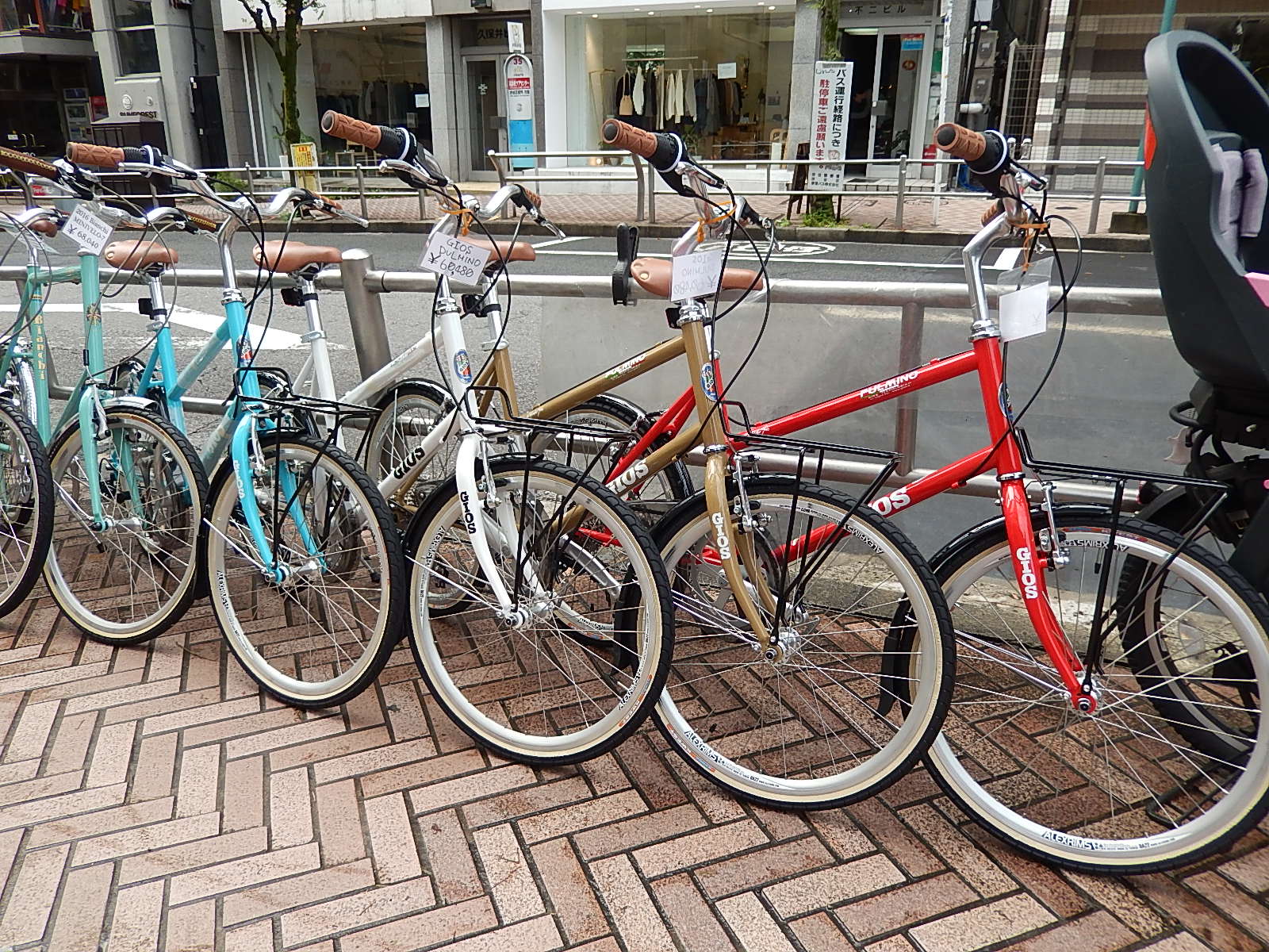 11月26日　渋谷　原宿　の自転車屋　FLAME bike前です_e0188759_1210041.jpg