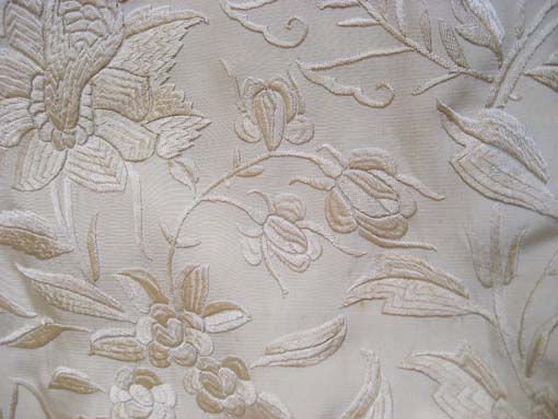 N.0416　中世のミル・フルール総刺繍　クロテッドクリーム色の絹ショール/アンティークモード_a0111371_235637.jpg