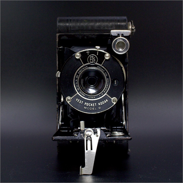 古いカメラが好きです [01] VEST POCKET KODAK MODEL B 1925