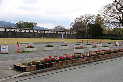 市内で見つけた！紅葉めぐり②桜の馬場城彩苑_c0152779_1947442.jpg