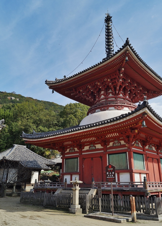 尾道・福山旅行(5)浄土寺 ~笠智衆と原節子の会話が聞こえてくるような~_b0063958_2395084.jpg