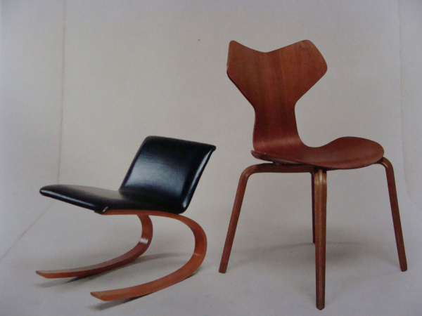 \"Arne Jacobsen Chair Grand Prix Brown\"ってこんなこと。_c0140560_1125334.jpg