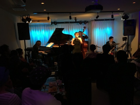 広島  Jazzlive comin 本日土曜日のライブ！_b0115606_10102199.jpeg