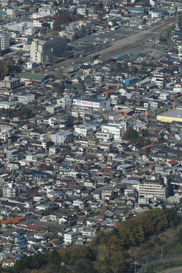 標高1304メートルから見下ろす秩父発車　- 2015年晩秋・秩父 -  _b0190710_23203114.jpg