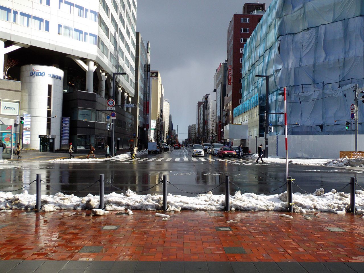 街中へ_c0025115_20475236.jpg