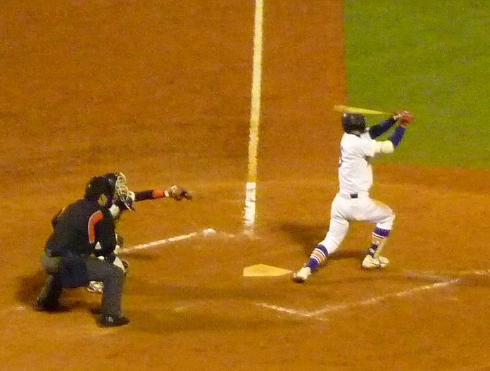 駒澤大(1部最下位)対東洋大(2部優勝) 11月9日 東都大学野球入替戦 前半_b0166128_13412828.jpg