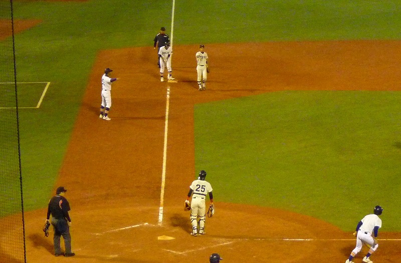 駒澤大(1部最下位)対東洋大(2部優勝) 11月9日 東都大学野球入替戦 前半_b0166128_13564259.jpg