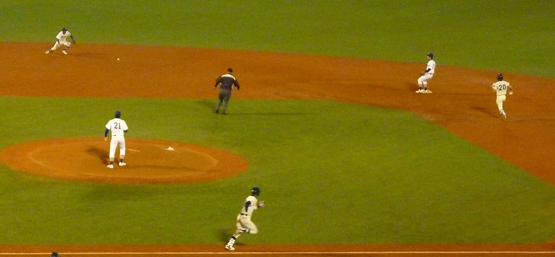 駒澤大(1部最下位)対東洋大(2部優勝) 11月9日 東都大学野球入替戦 前半_b0166128_14161173.jpg
