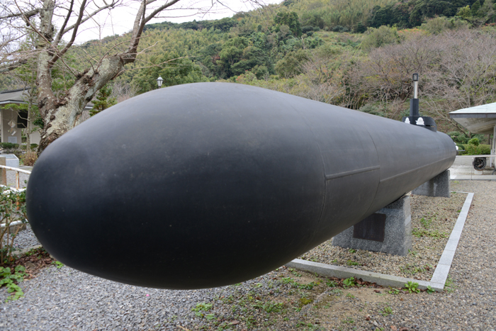 日本の自爆テロリスト訓練基地跡・大津島を訪ねる～人間魚雷「回天」_e0171573_23122254.jpg