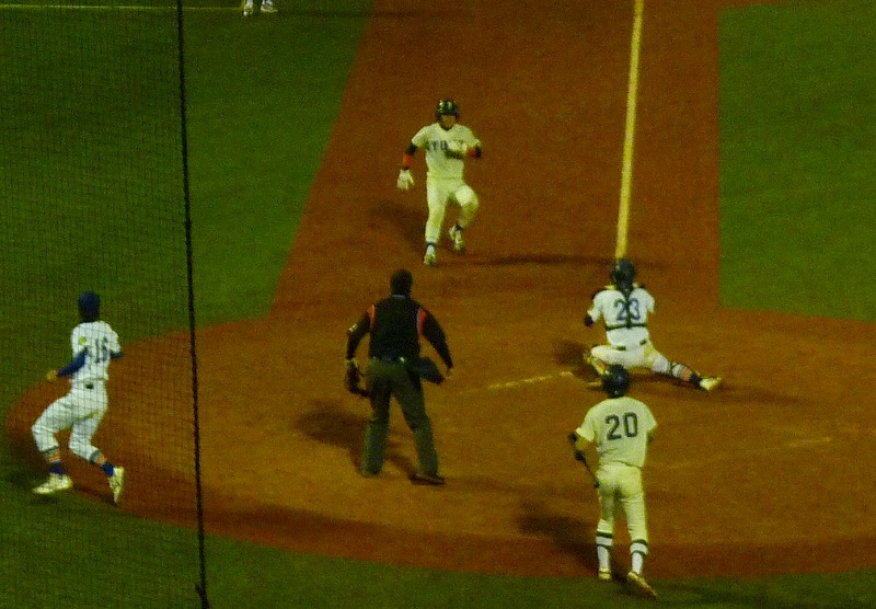 駒澤大(1部最下位)対東洋大(2部優勝) 11月9日 東都大学野球入替戦 後半_b0166128_1222398.jpg