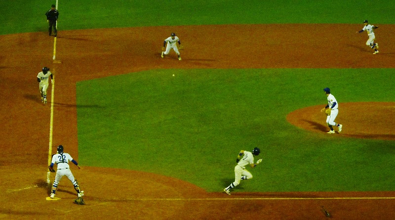 駒澤大(1部最下位)対東洋大(2部優勝) 11月9日 東都大学野球入替戦 後半_b0166128_1337913.jpg