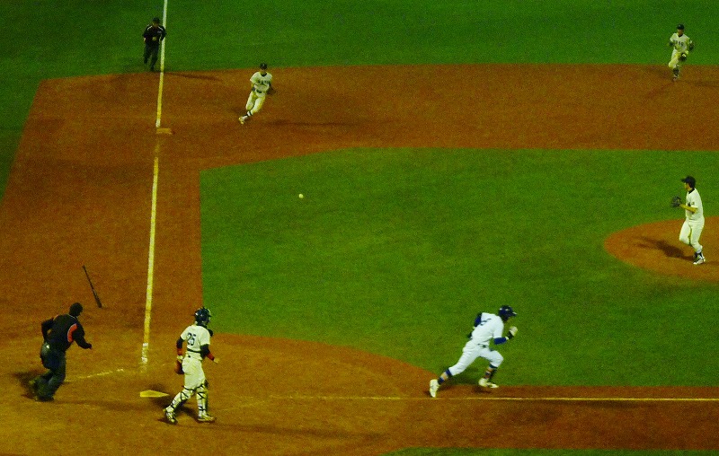 駒澤大(1部最下位)対東洋大(2部優勝) 11月9日 東都大学野球入替戦 後半_b0166128_1353042.jpg