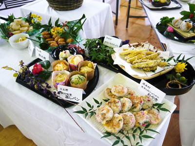 家庭料理大集合!『水源食の文化祭』2015 くまモンも来たよ!!_a0254656_19531378.jpg