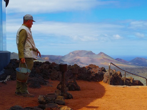 2015夏　カナリア諸島の旅6　～火山の島ランサローテをぐるりと観光_b0312126_23143739.jpg