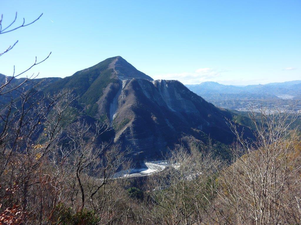 11/28 （土） 名残の紅葉　奥武蔵・二子山_b0298935_13014120.jpg