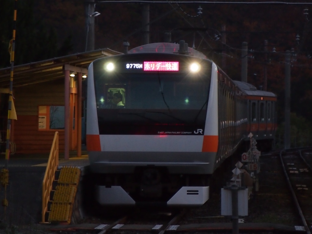 早朝の「富士山マラソン」臨時列車撮影　（11/29）_b0291581_21391631.jpg