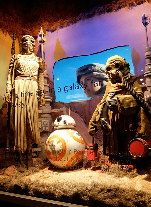 スター・ウォーズなブルーミングデールズのホリデー・ウィンドウ(裏側) 2015_b0007805_1285926.jpg