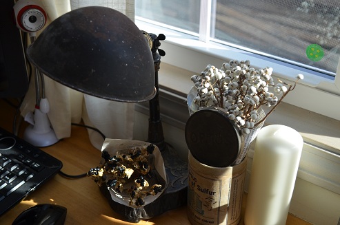 ■PCコーナーのdesklamp。_d0350221_12273667.jpg