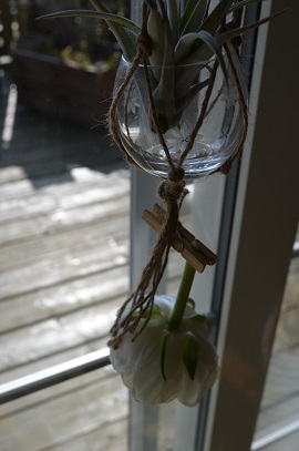 ■DIY。古い棚をプチイメチェン。_d0350221_12322069.jpg