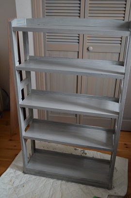 ■DIY。古い棚をプチイメチェン。_d0350221_12322089.jpg