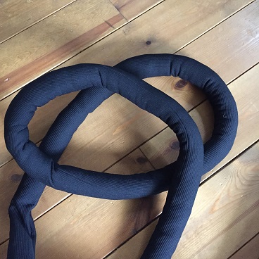 ■ニット生地&100均クッション解体で完成!念願のDIY。_d0350221_12430435.jpg