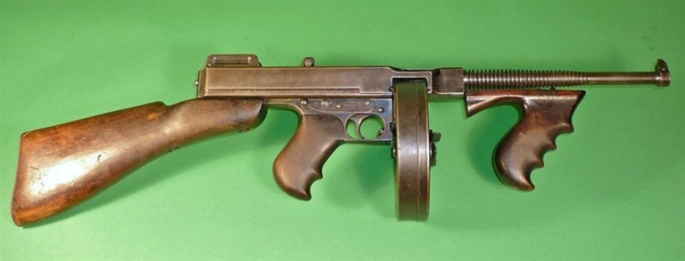 Thompson Submachine Gun : 