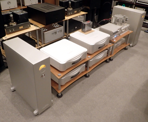 NAGRA・HD AMPほか試聴機入荷しています。_b0262449_20431653.jpg