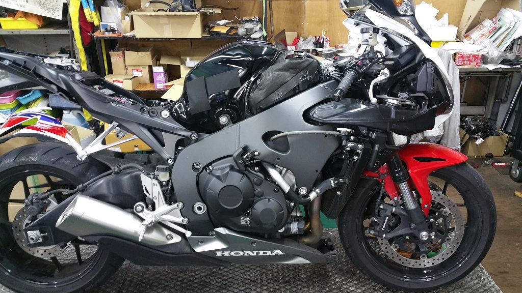 CBR1000RR(\'15)のフルパワー①_e0114857_2362539.jpg
