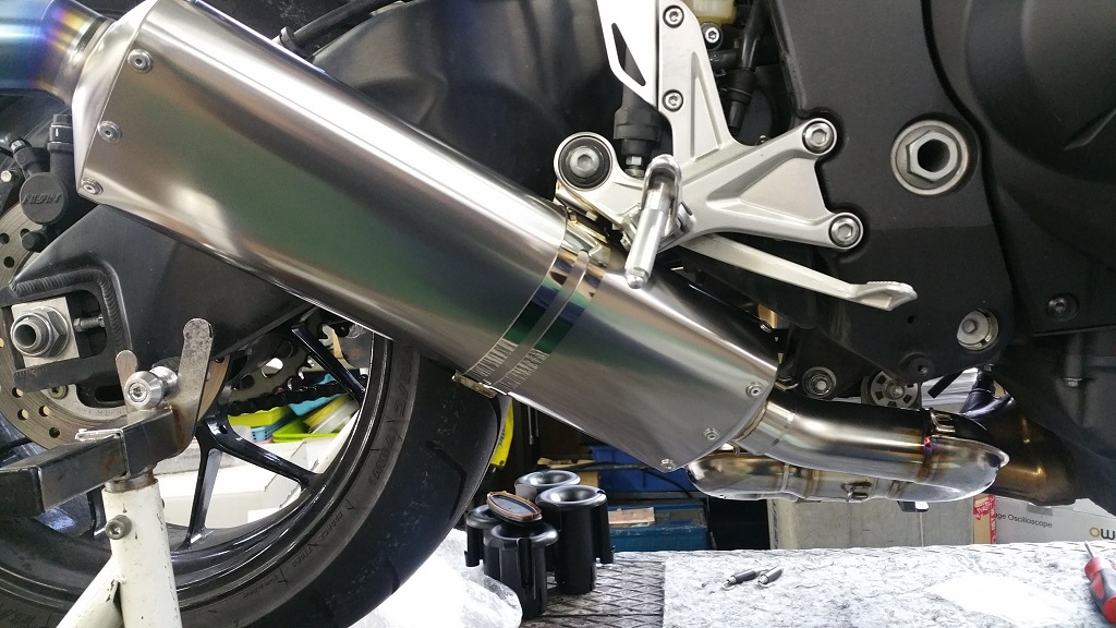 CBR1000RR(\'15)のフルパワー①_e0114857_3272645.jpg