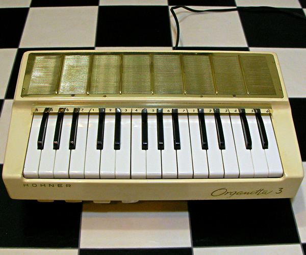 Hohner Organetta 3_e0045459_15103424.jpg