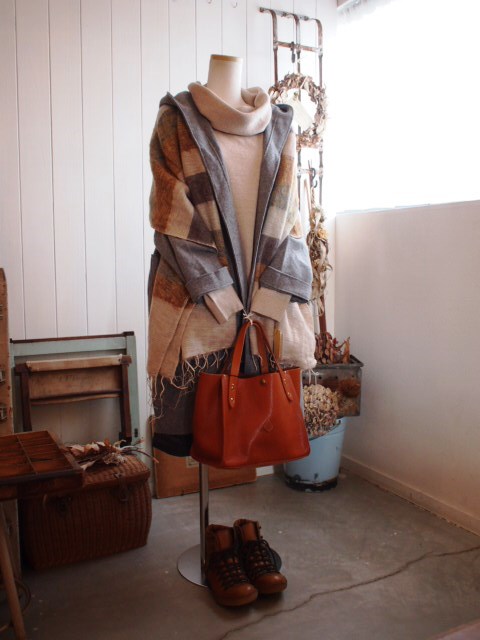 新着コーディネートと・・・鍋敷き。_a0164280_1435974.jpg