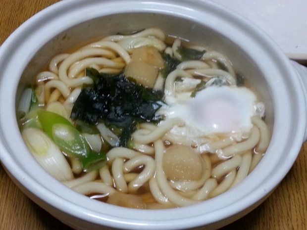 運命の土鍋で 鍋焼きうどん なるべくやってみる のだ 運命の土鍋で 鍋焼きうどん なるべくやってみる のだ