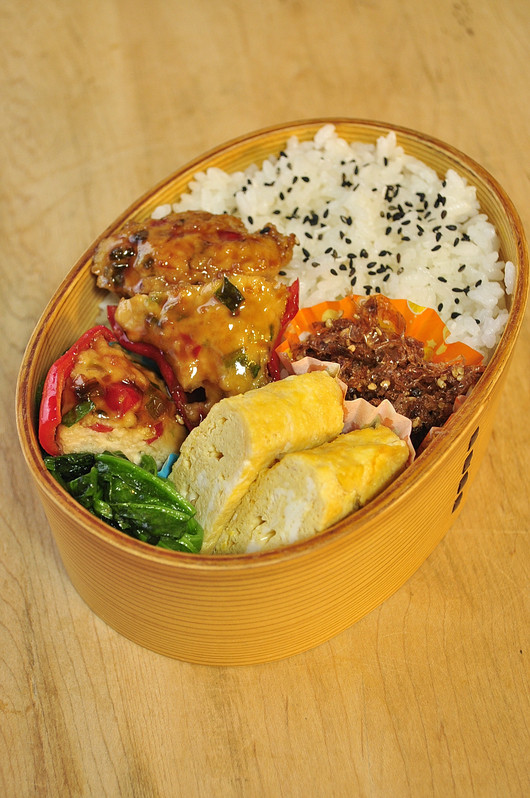赤ピーマンの肉詰め弁当_b0171098_9121987.jpg