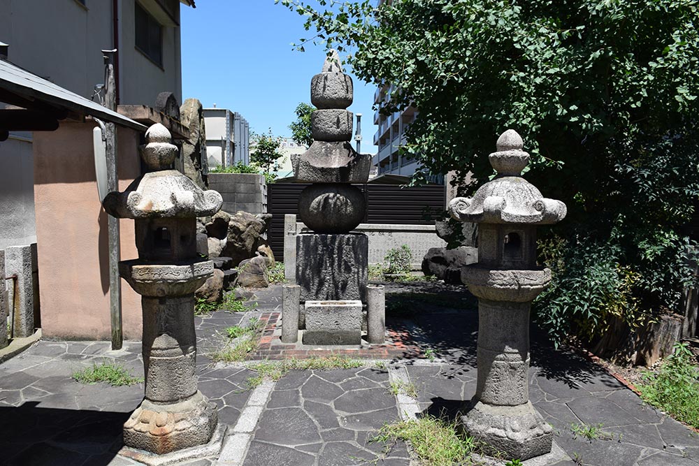 大坂の陣400年記念ゆかりの地めぐり その32 ~安藤正次の墓・願正寺~_e0158128_17121353.jpg