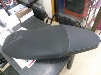 新型PCXのバイクザシートに背もたれ追加加工_e0114857_2129025.jpg